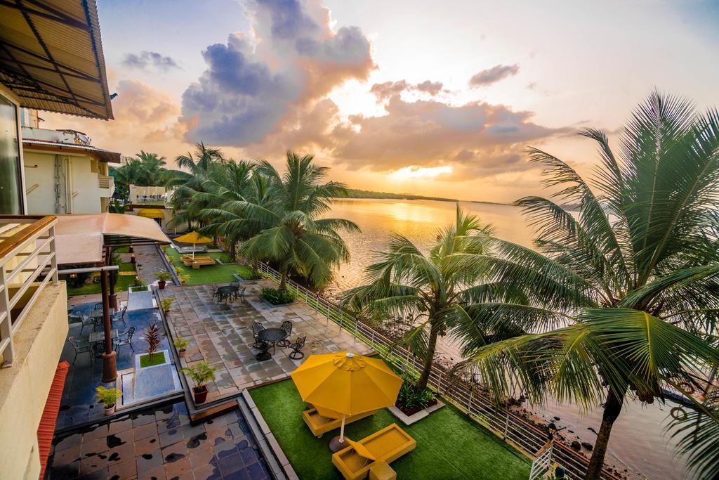 Resort Deltin Palms Riverfront